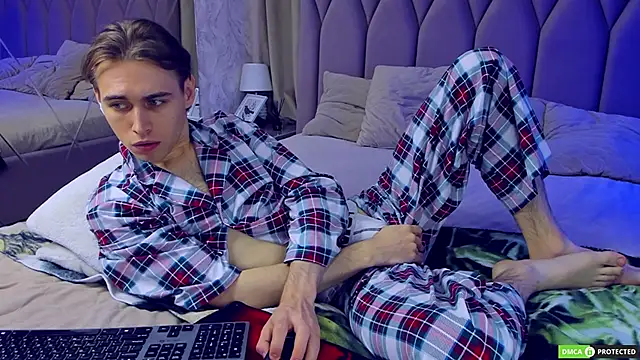 WilliamDyson online show from September 18, 3:19 am