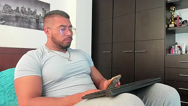 AntonyDAngelo25 online show from January 13, 6:12 pm