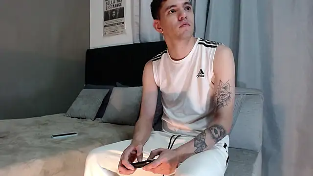 Matteo12  online show from November 15, 5:09 am