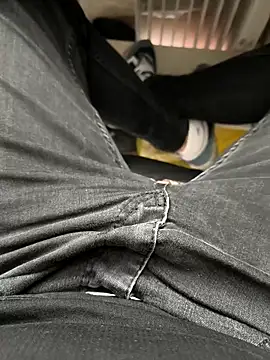 Snapshot of Ersin_meral chatting on September 12, 7:19 am Ersin meral online show from September 12, 7:19 am