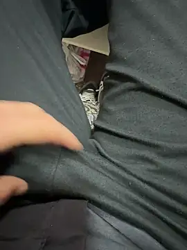 Snapshot of Ersin_meral chatting on October 13, 10:43 am Ersin meral online show from October 13, 10:43 am