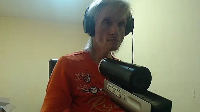 k74robert online show from December 2, 10:59 pm