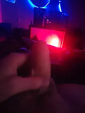 PitudoWuero online show from May 22, 1:43 am