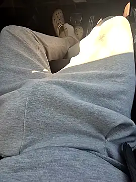 starvingo2002 online show from November 14, 2:37 am