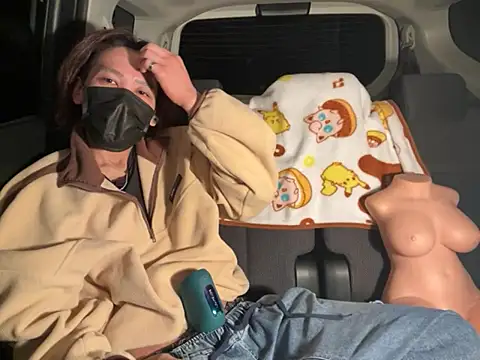 CAMEL1913 online show from April 18, 5:25 pm