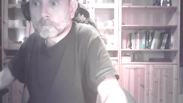 boy40bi online show from November 10, 4:39 am