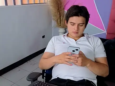 invincible200 online show from November 20, 2:49 pm