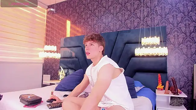 TaylerWhite online show from February 6, 12:13 pm