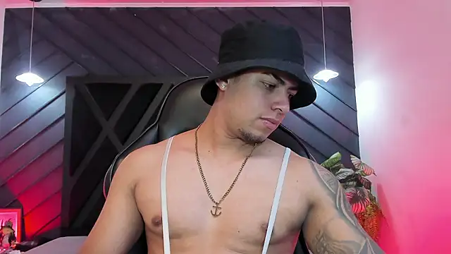 marco garciia  online show from February 6, 11:34 pm