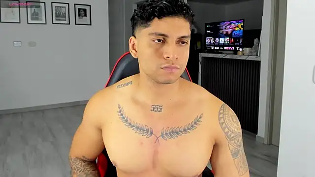 Nicolasmontoya16 online show from November 6, 11:41 pm