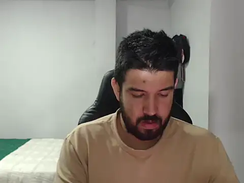 Axel11113 online show from December 14, 2:07 am