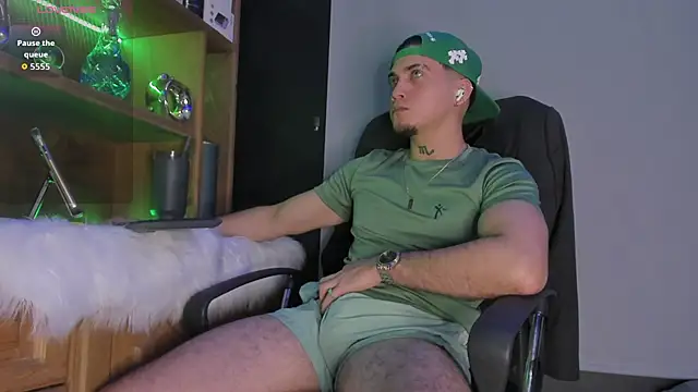 Gael williams1 online show from November 14, 2:48 am