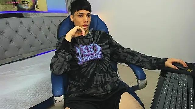 SamBlack  online show from February 10, 3:39 pm