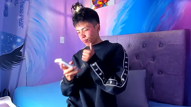 MaxiWildd online show from December 2, 12:52 pm