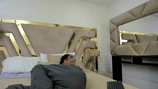 Ibratxandy online show from September 15, 8:54 pm