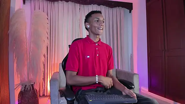 JulienSaint online show from January 14, 11:59 am