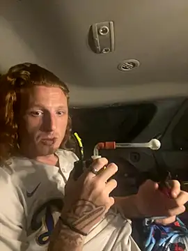 Snapshot of BIGxRED chatting on September 21, 9:09 am BIGxRED online show from September 21, 9:09 am