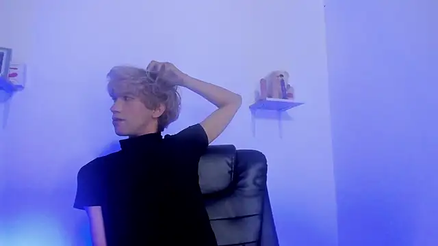 Cooperrosscute233 online show from October 4, 11:53 pm