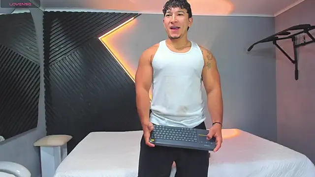 Horny nick18 online show from April 17, 12:30 pm