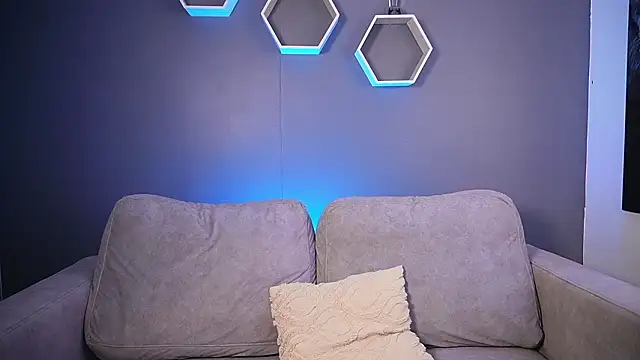 Paul Phoenix online show from February 11, 9:20 pm