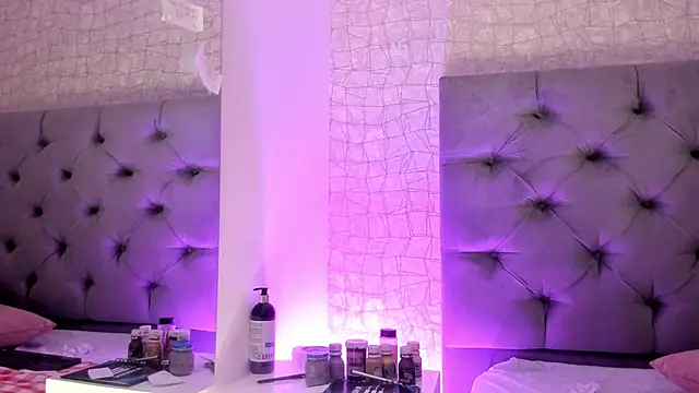 Lucien Gray  online show from December 3, 3:40 pm