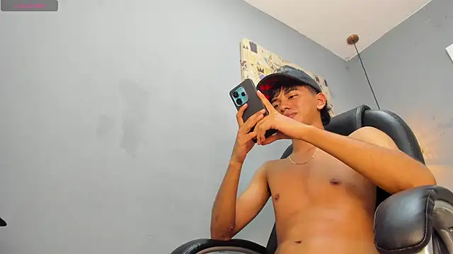 markbowie online show from December 14, 7:54 pm