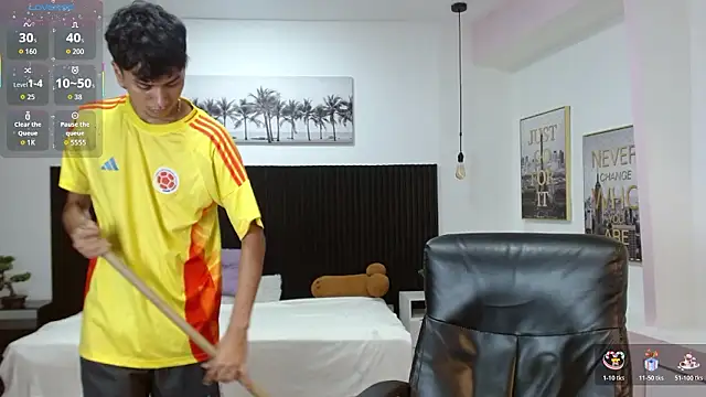 markbowie online show from February 8, 7:40 pm