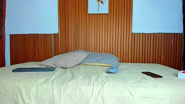 David niet online show from November 18, 5:49 pm