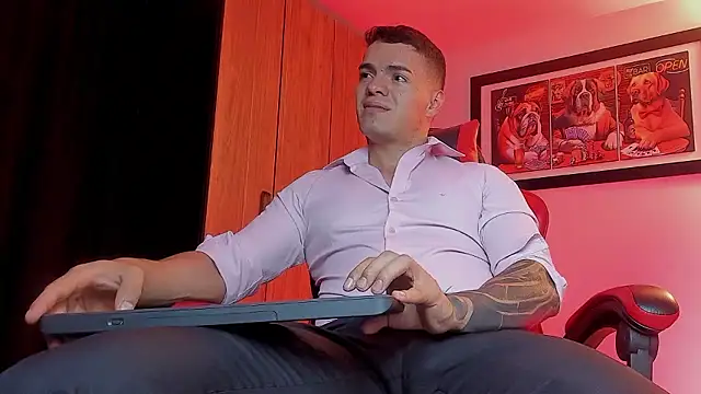 ALPHA DOMINUS  online show from January 19, 5:10 am