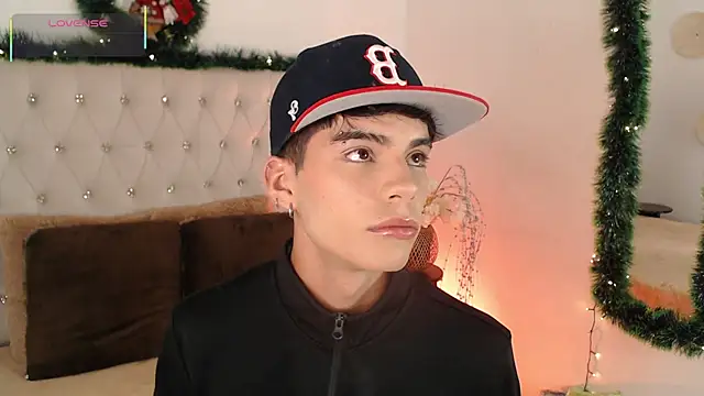 Dulcey  online show from December 14, 4:30 am