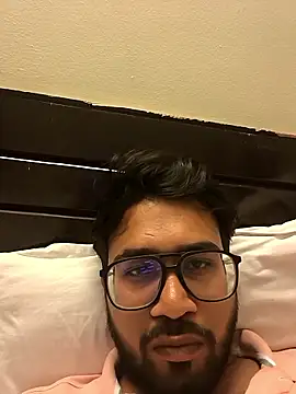 Ronnyjaan online show from April 6, 6:31 pm