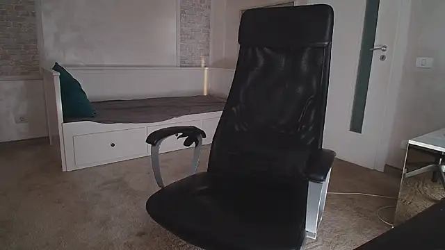 IvanHydee online show from March 21, 5:44 am