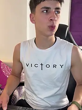 AdrianRinaldi online show from November 13, 8:35 pm