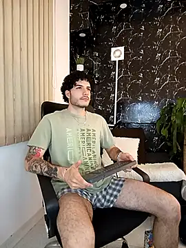 Rafael Mendezz online show from April 3, 9:00 pm