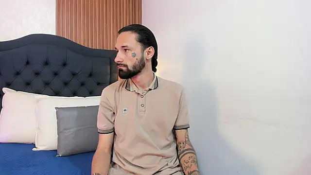 Hisoka 011 online show from April 13, 7:25 pm