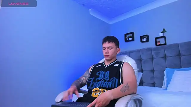 Thomas moon online show from November 24, 12:17 pm