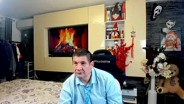 SpartacusDaddy48 online show from March 25, 12:03 am