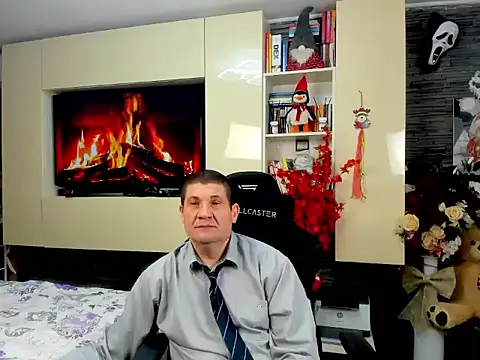 SpartacusDaddy48 online show from March 16, 9:02 am