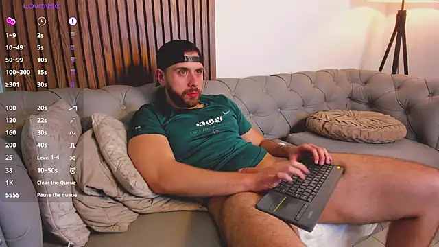 Maximo Wolff online show from April 1, 1:29 am