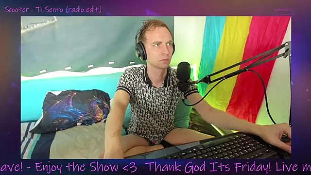 Snapshot of DaveLindau chatting on October 17, 12:42 pm DaveLindau online show from October 17, 12:42 pm