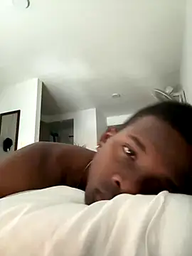 Snapshot of Brycce_santos chatting on September 20, 1:44 pm Brycce santos online show from September 20, 1:44 pm