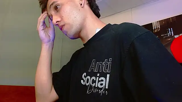 alexgiraldo   online show from July 1, 1:39 am