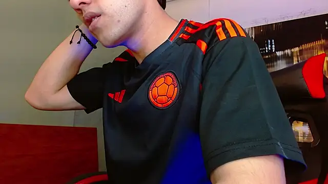 alexgiraldo   online show from June 18, 1:49 pm