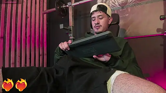 DimitriDeluxe online show from October 31, 8:56 pm