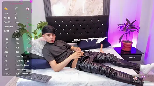 OnlyJos online show from October 19, 8:23 pm