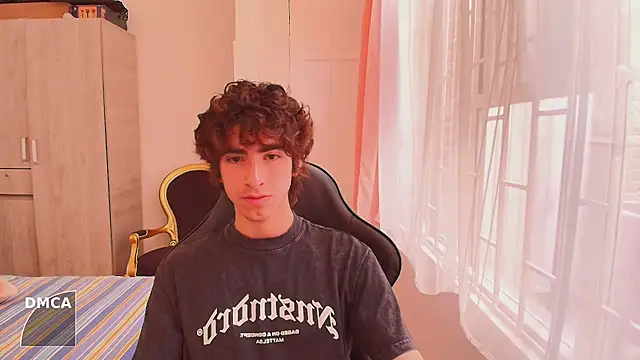 Nude Boy18 online show from October 1, 8:24 pm