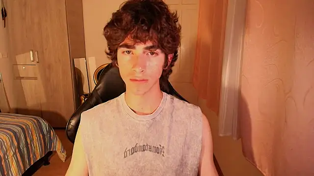 Nude Boy18 online show from September 22, 4:12 am