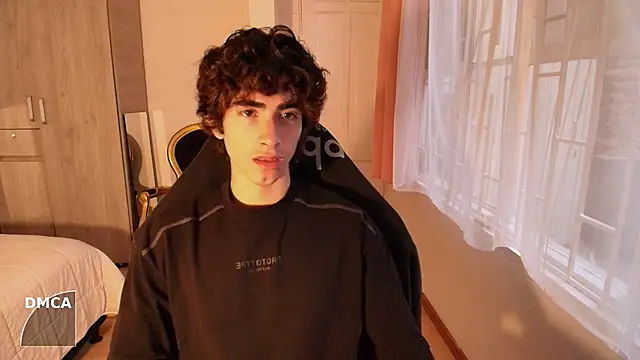 Nude Boy18 online show from September 27, 10:18 pm