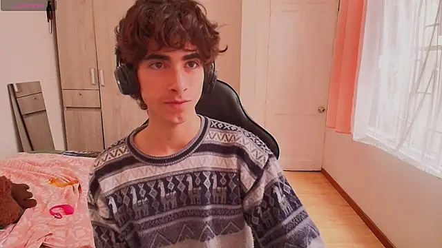 Nude Boy18 online show from September 8, 6:29 pm