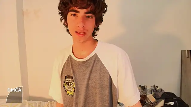 Nude Boy18 online show from September 26, 5:38 am